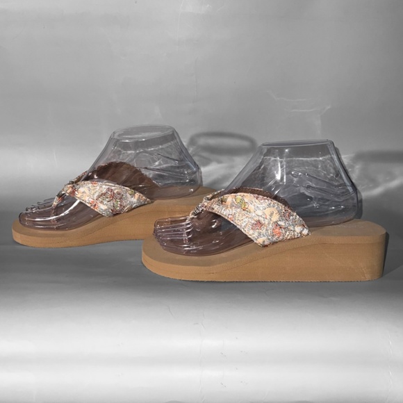 Capelli Metallic Brown Flip-Flops - Picture 4 of 6